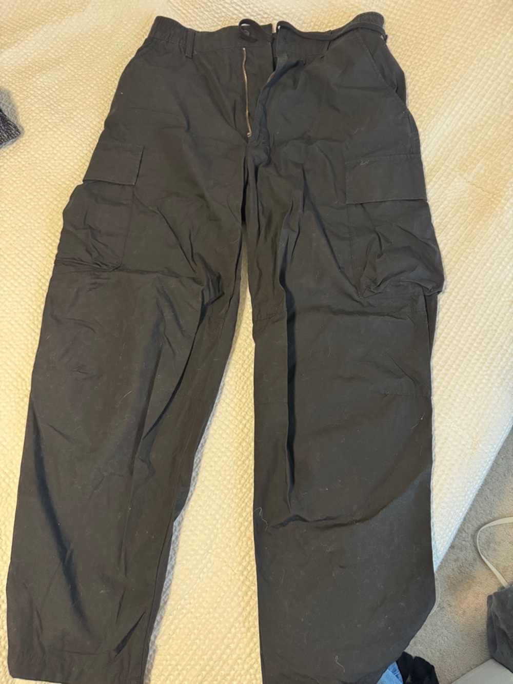 Uniqlo Black Cargo Pants with Utility Pockets